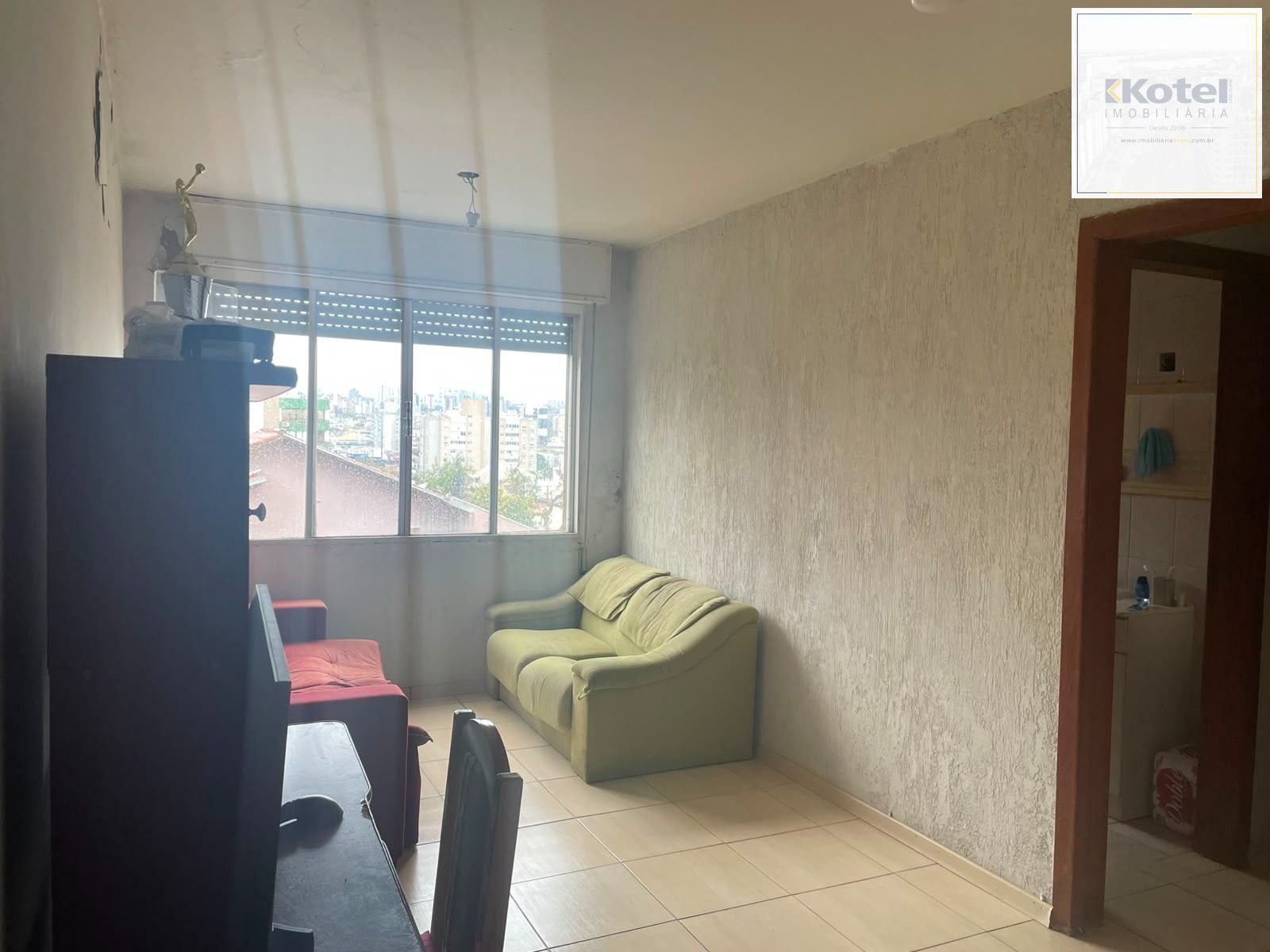 Apartamento com 2 quartos, 1dep. Empregada e sol da manha no bairro Partenon