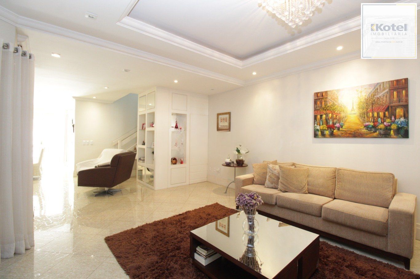 Casa com 4 dormitórios, pátio e piscina no Bairro Jardim Itu