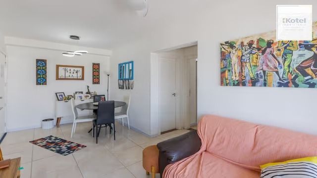Apartamento de 2 quartos, elevador e 1 vaga de garagem em Canoas.