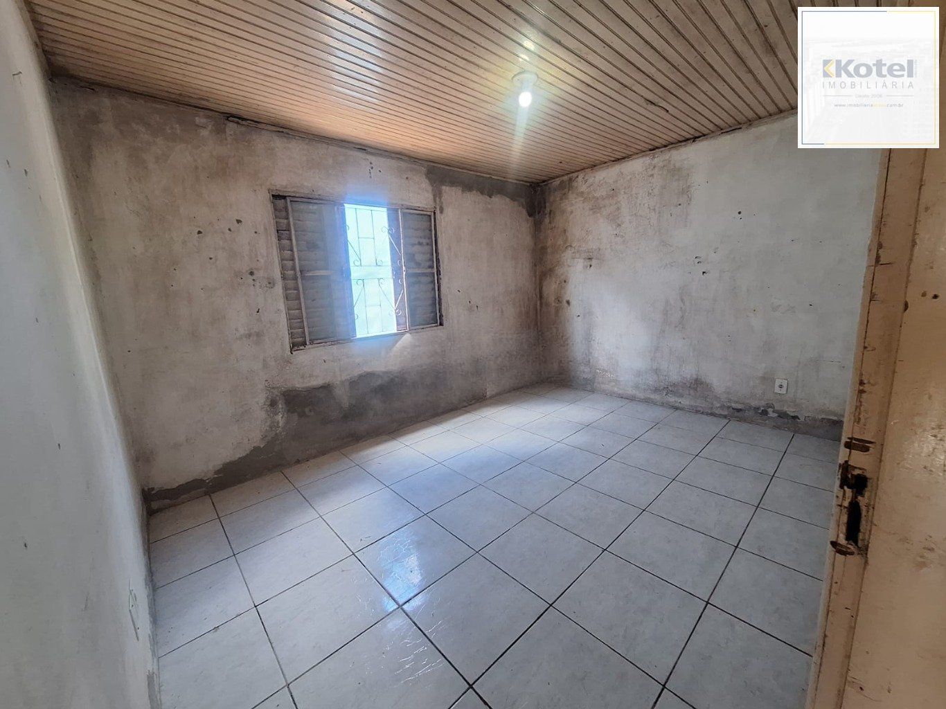 Casa de 2 dormitórios e 2 vagas de garagem em Canoas.