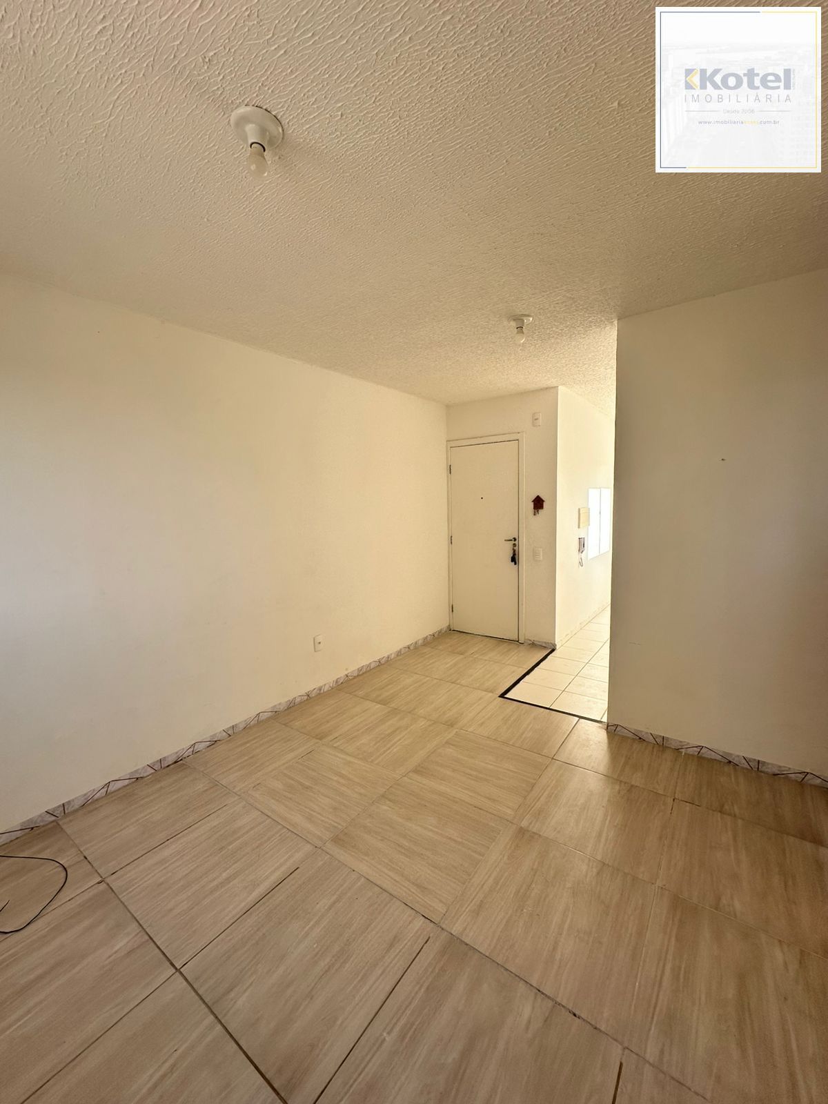 Apartamento 2 dormitórios com 1 vaga Bairro Rubem Berta Porto Alegre