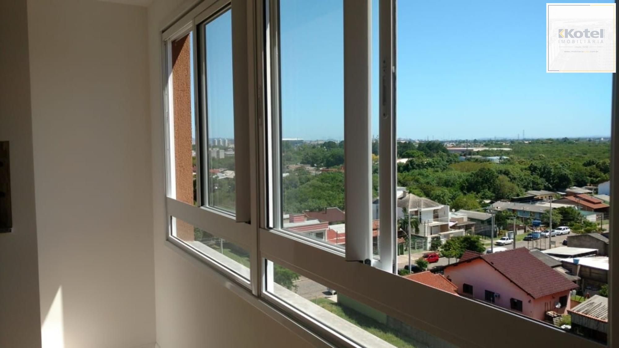 Apartamento de 2 dormitórios, elevador e 1 vaga de garagem.