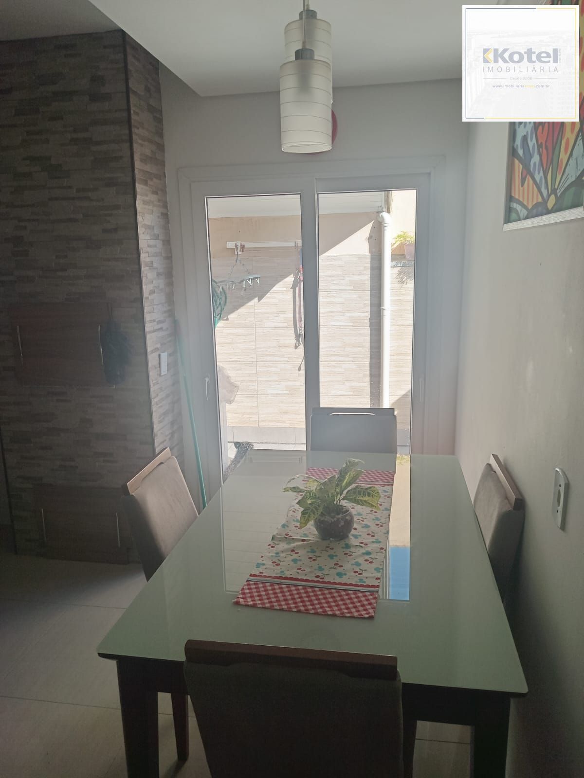 Casa em Condomínio com 2 Suítes e Sótão no Bairro Vila Nova — foto 4