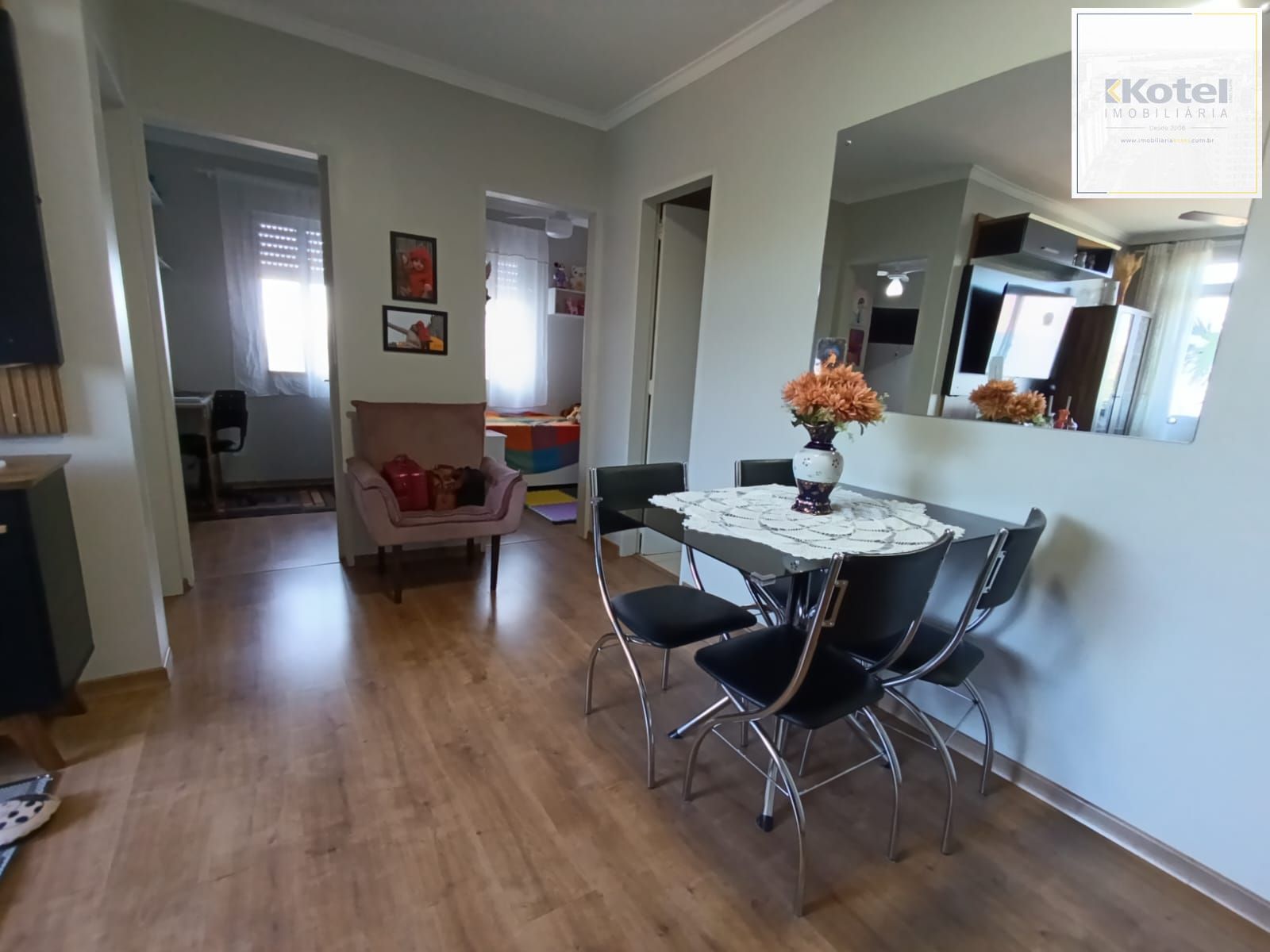 Apartamento semi mobiliado de 3 quartos e 1 vaga no bairro Sarandi.