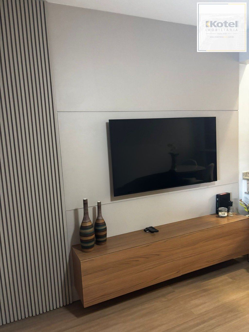 Casa com 2 dormitórios e 2 vagas de garagem em Canoas.