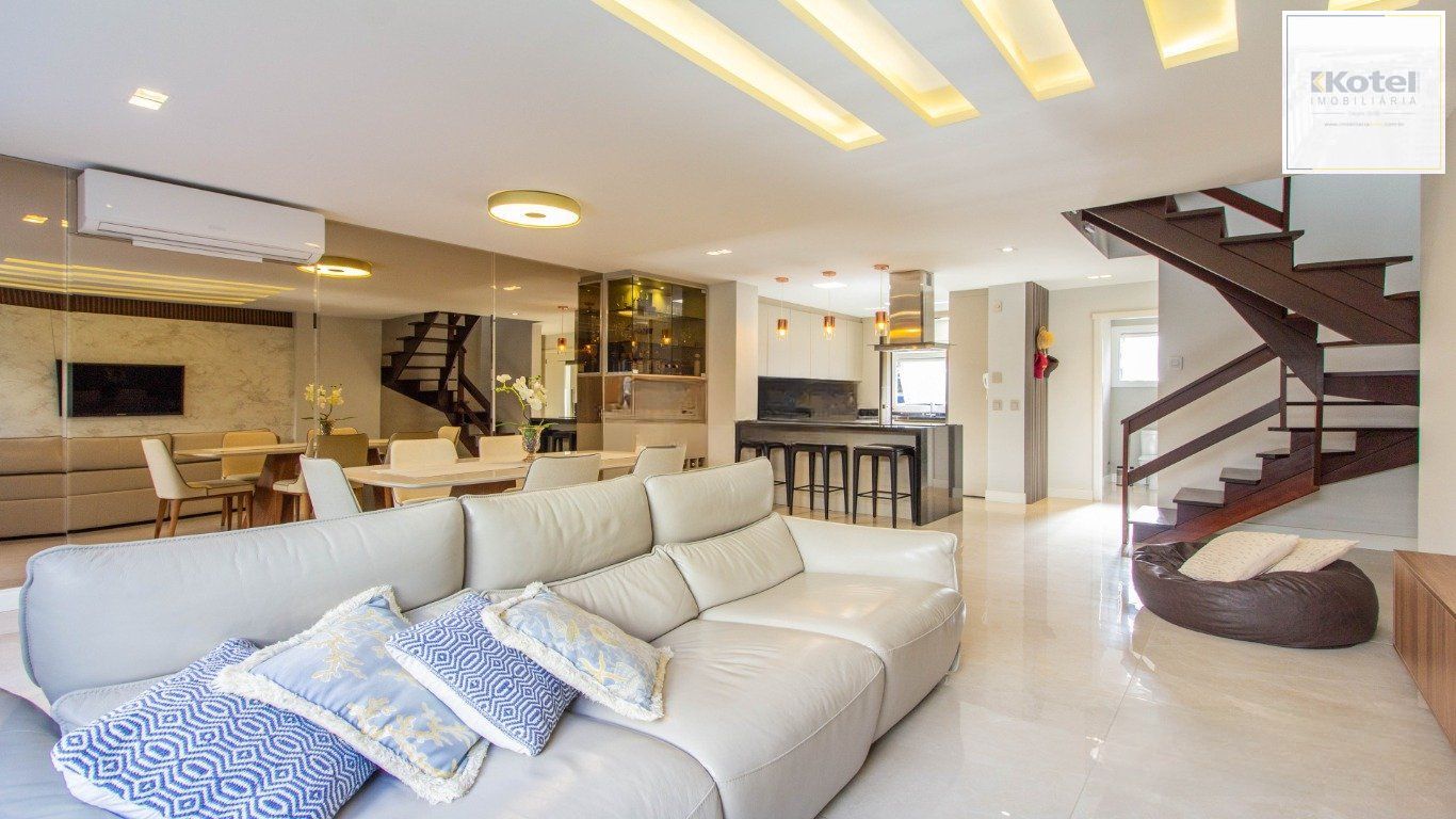 Casa em Condomínio com 3 quartos, 3 suítes, 2 vagas e 195m² no Jardim Carvalho. — foto 3