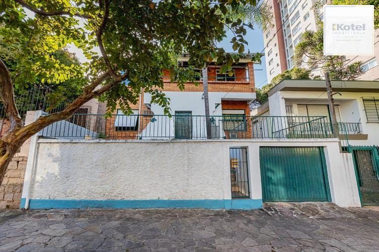Casa com 6 quartos, 2 vagas e pátio no Bairro Higienópolis — foto 3