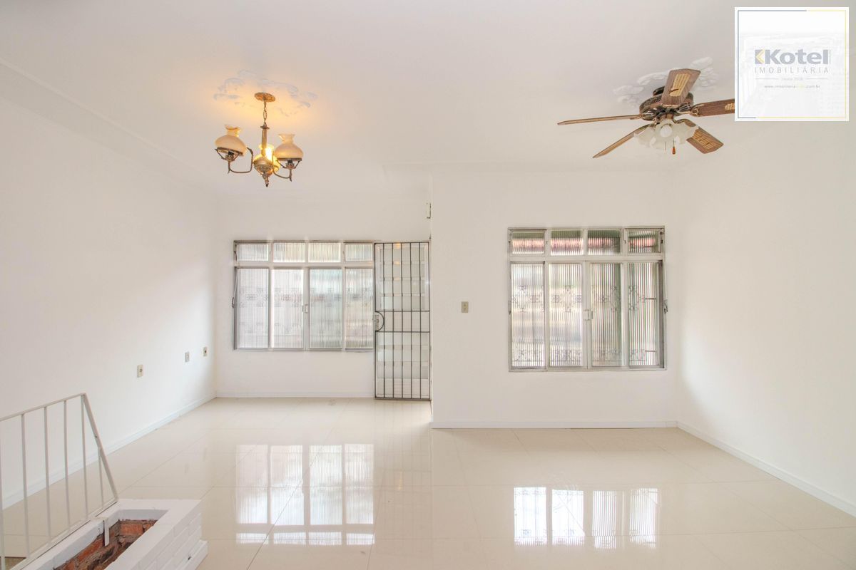 Casa com 3 dormitórios no Bairro Jardim Floresta