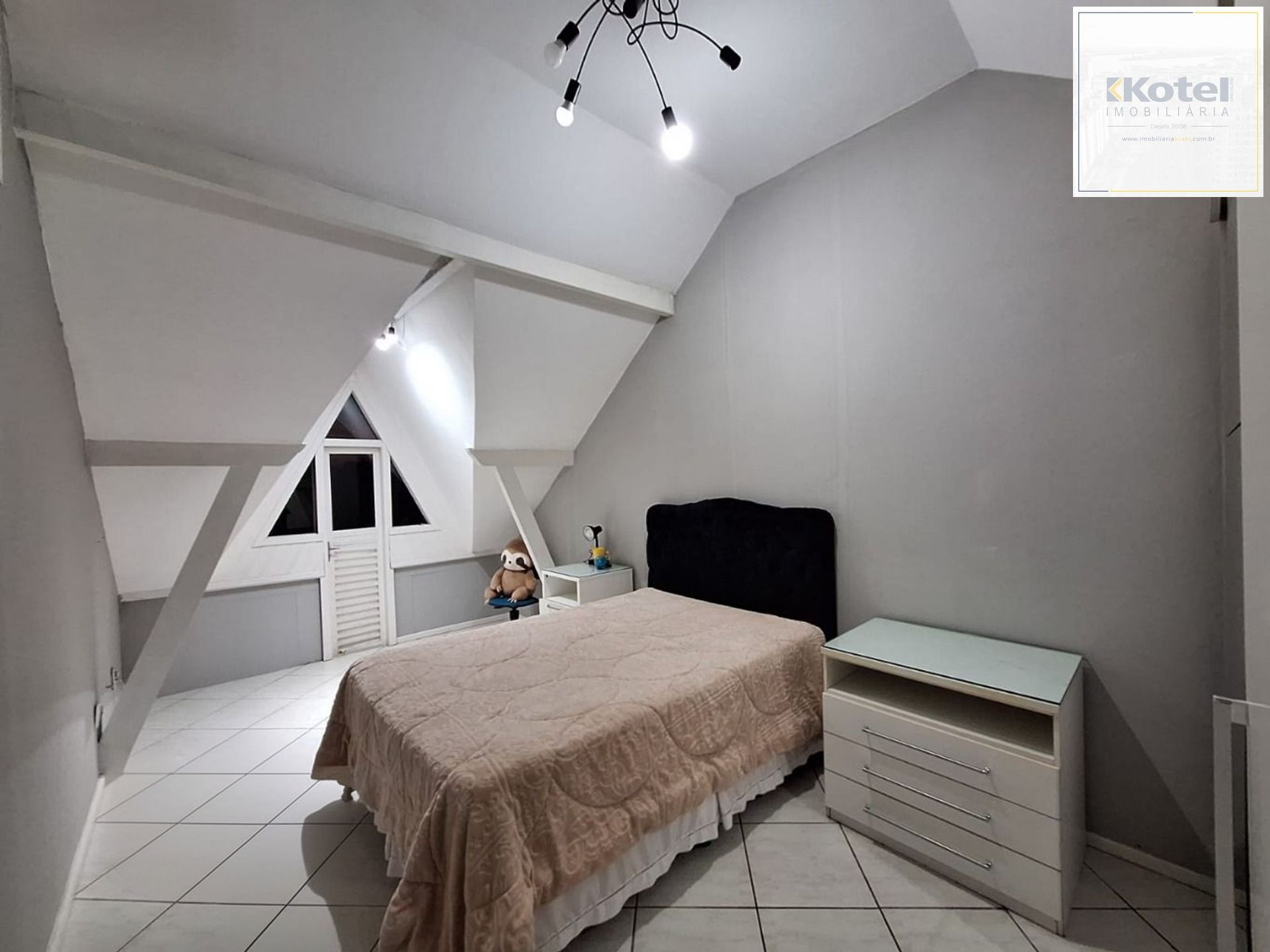Casa de 280 metros quadrados, 3 Quartos  e 2 vagas em Canoas.