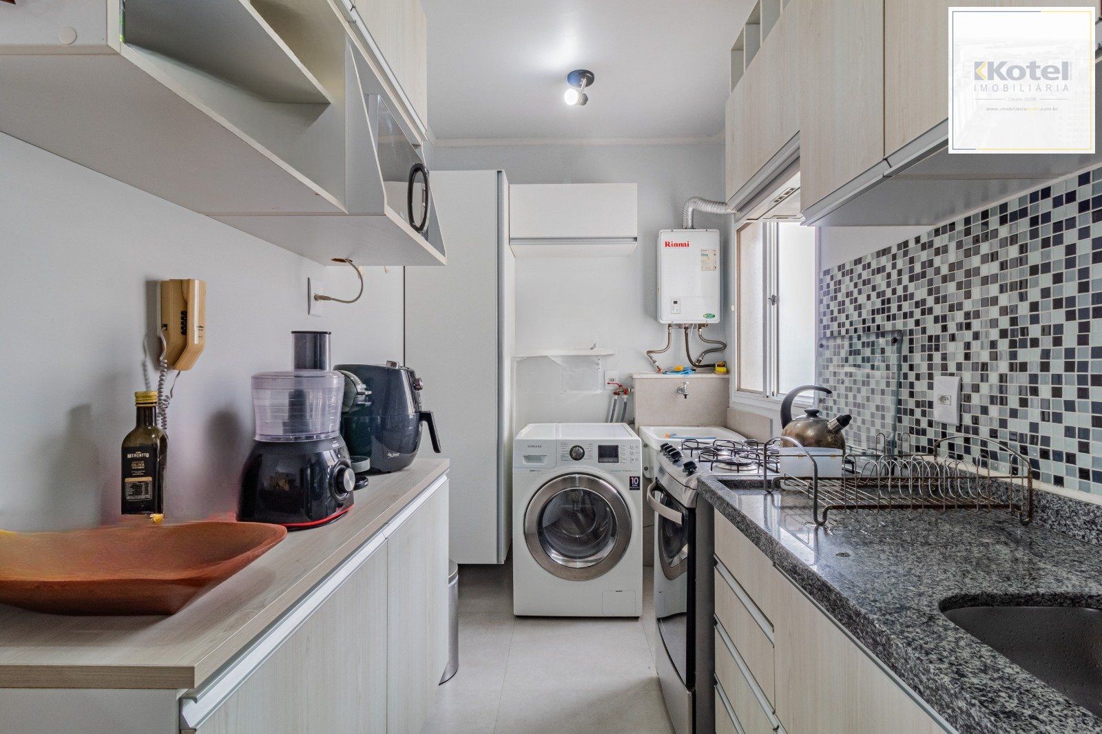 Apartamento com 2 dormitórios e 1 vaga de garagem escriturada no Bairro Humaitá — foto 4