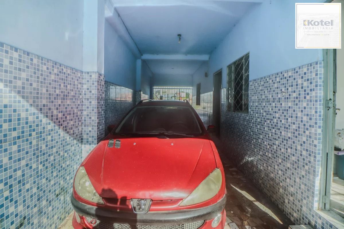 Casa e loja à venda com 300m², 3 quartos e 3 vagas no Rubem Berta