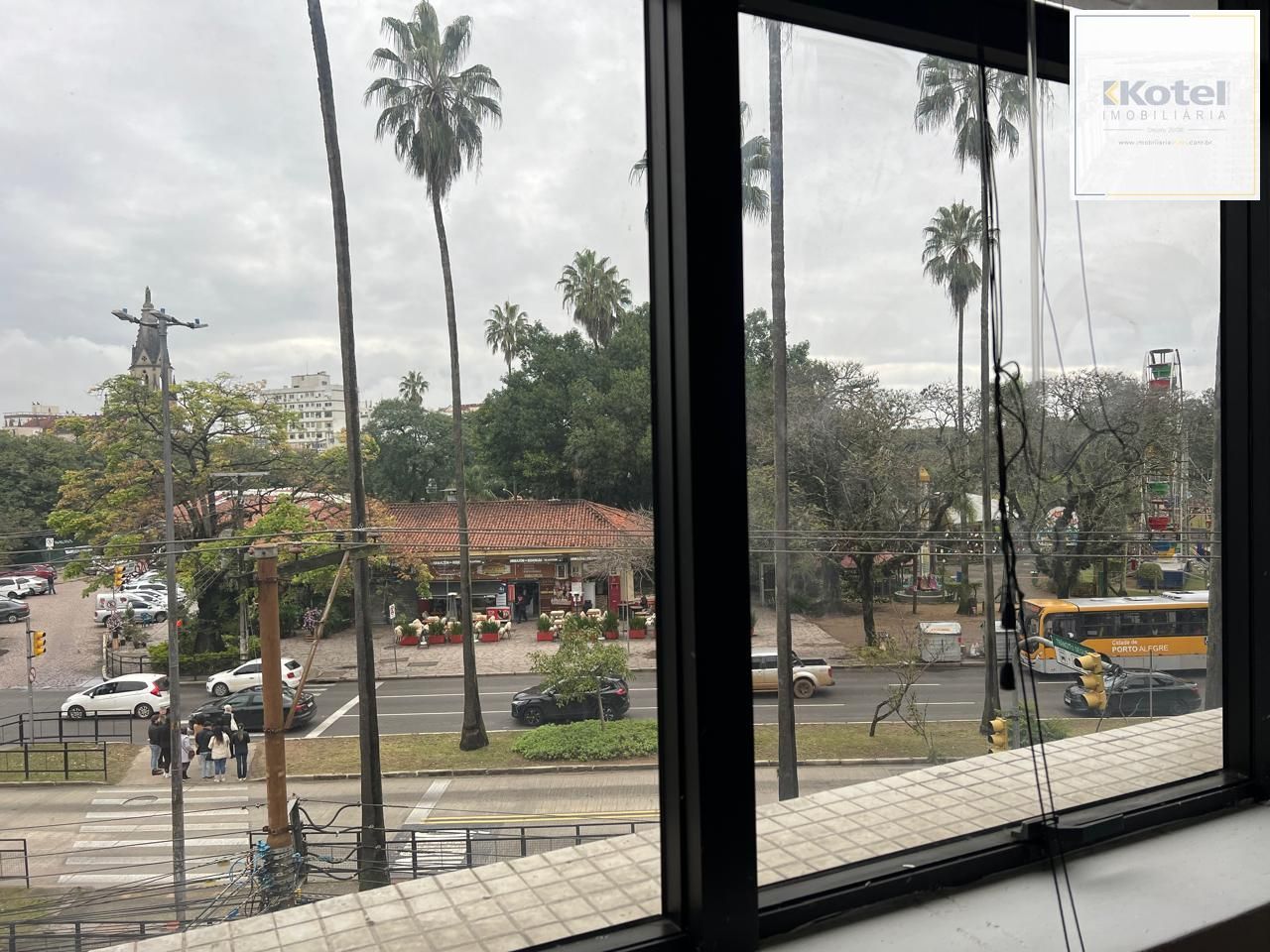 Sala comercial reformada e elevador no bairro Bom Fim. — foto 4