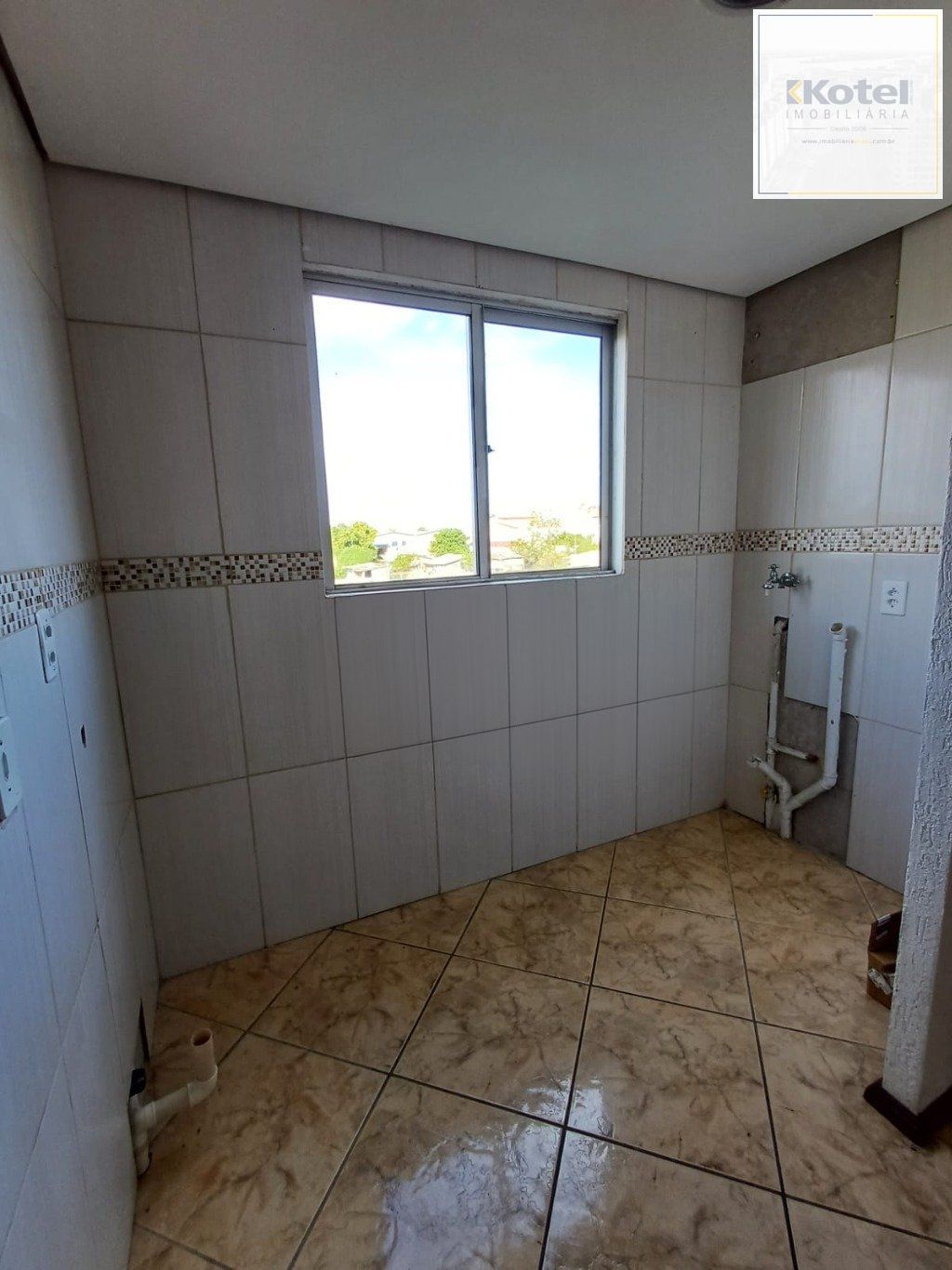 Apartamento de 2 dormitórios e 1 vaga de garagem em Canoas.