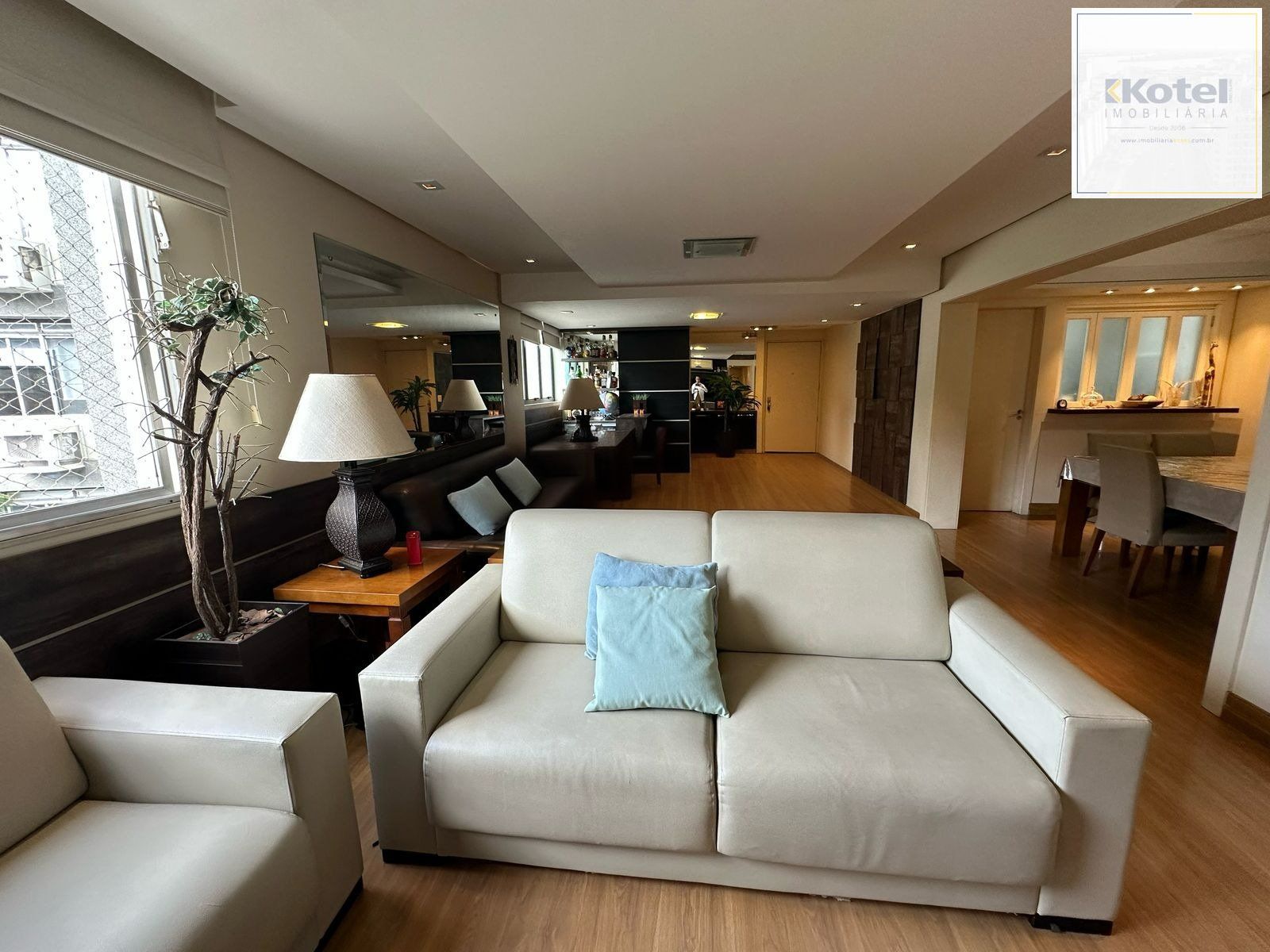 Apartamento de 4 dormitórios , 2 vagas e elevador no bairro Boa Vista — foto 3