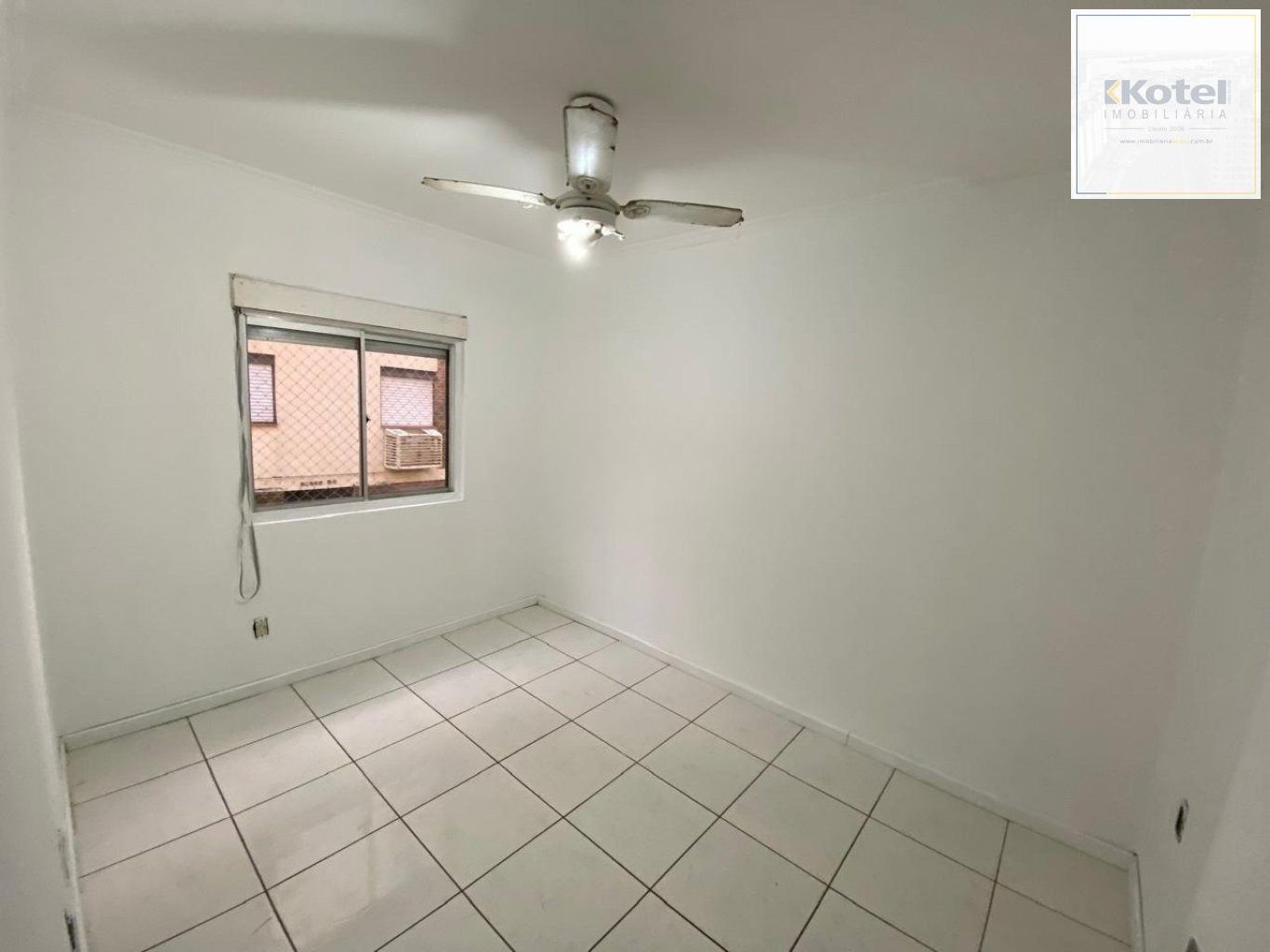 Apartamento de 2 dormitórios e duas vagas de garagem em Canoas.