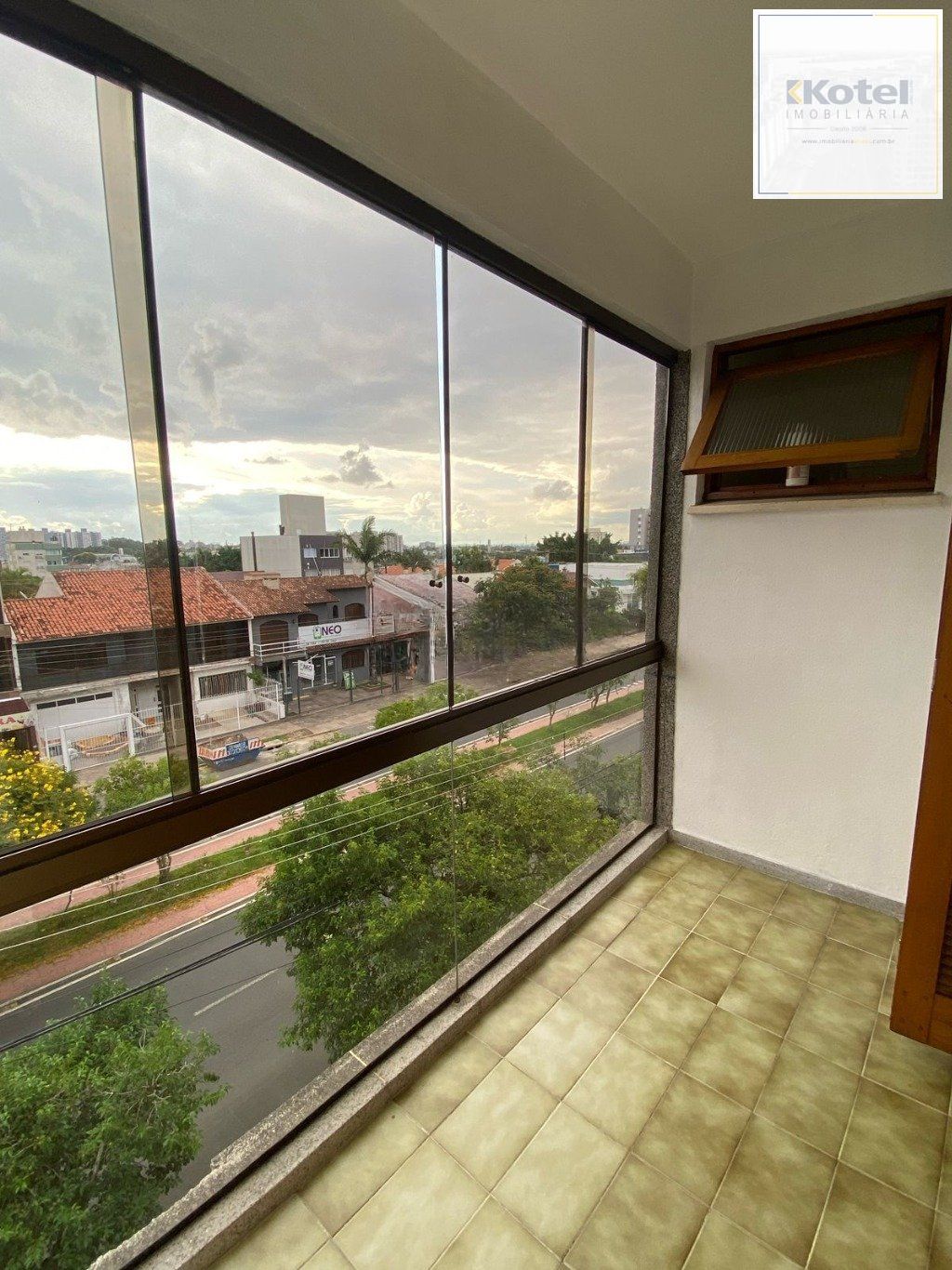 Cobertura de 2 dormitórios e 2 vagas bairro Jardim Planalto