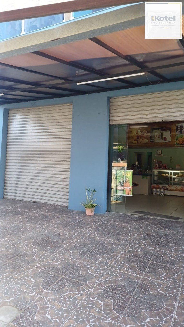 Casa com 3 dormitórios e 3 vagas de garagem em  Cachoeirinha.