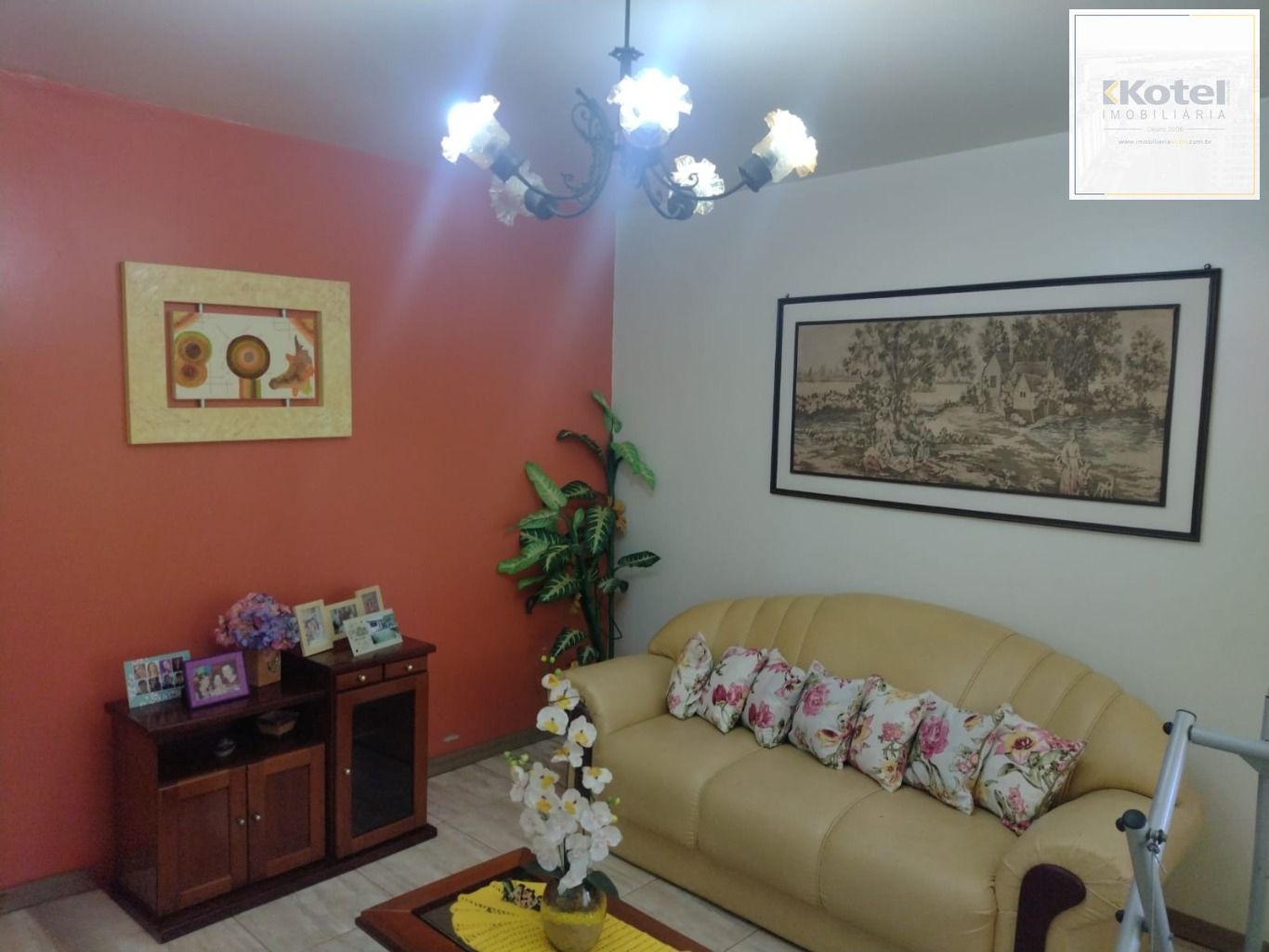 Casa de 3 Quartos e 2 Vagas de garagem em Cachoeirinha.