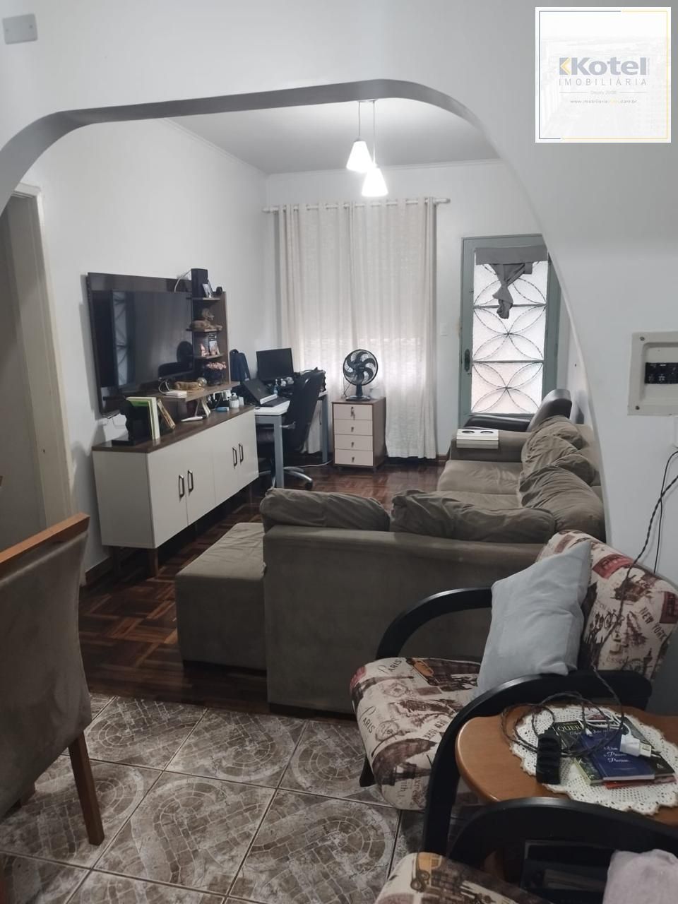 Casa geminada com 3 quartos, vaga de garagem e sacada no bairro Jardim Sabara — foto 2