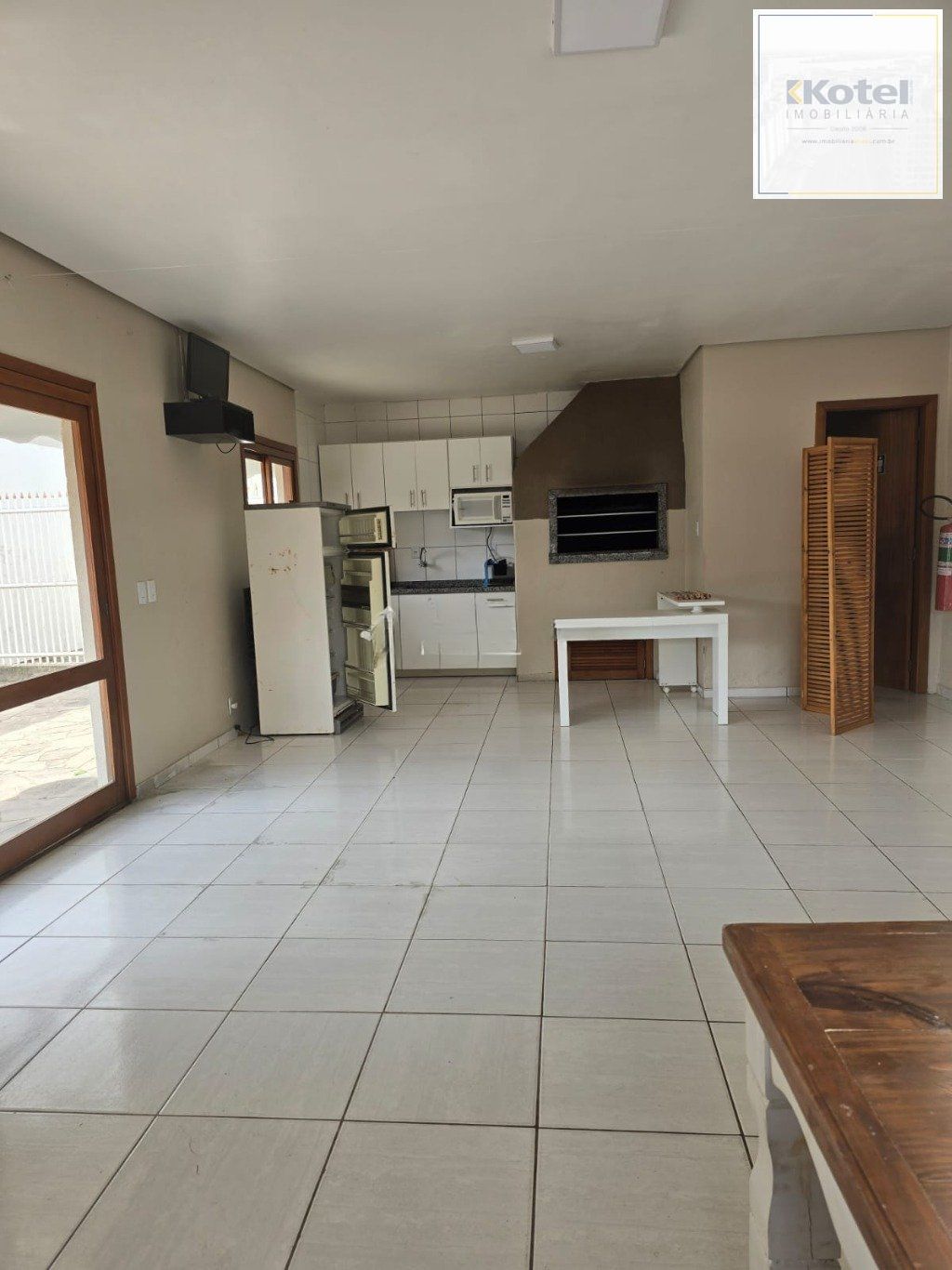 Casa de 3 dormitórios com  uma vaga de garagem no bairro Niterói Canoas.