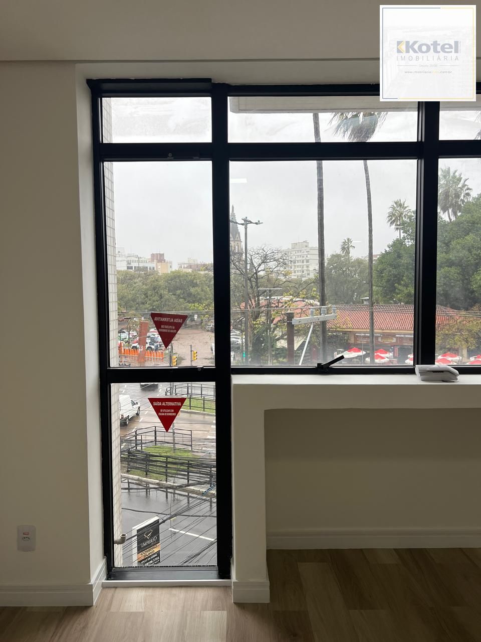 Sala comercial reformada e elevador no bairro Bom Fim. — foto 5
