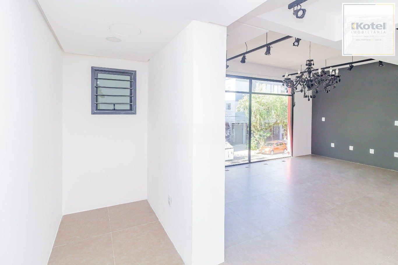 Prédio Comercial á venda com 2 salas e terraço no bairro Menino Deus