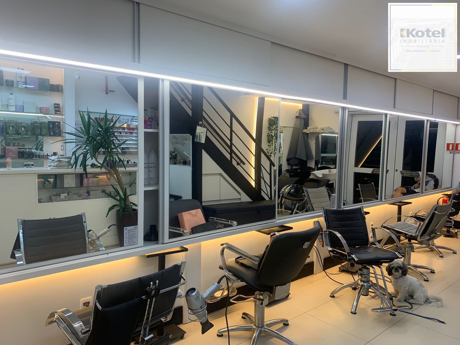 Sala comercial No Shopping Boulevard Assis Brasil.