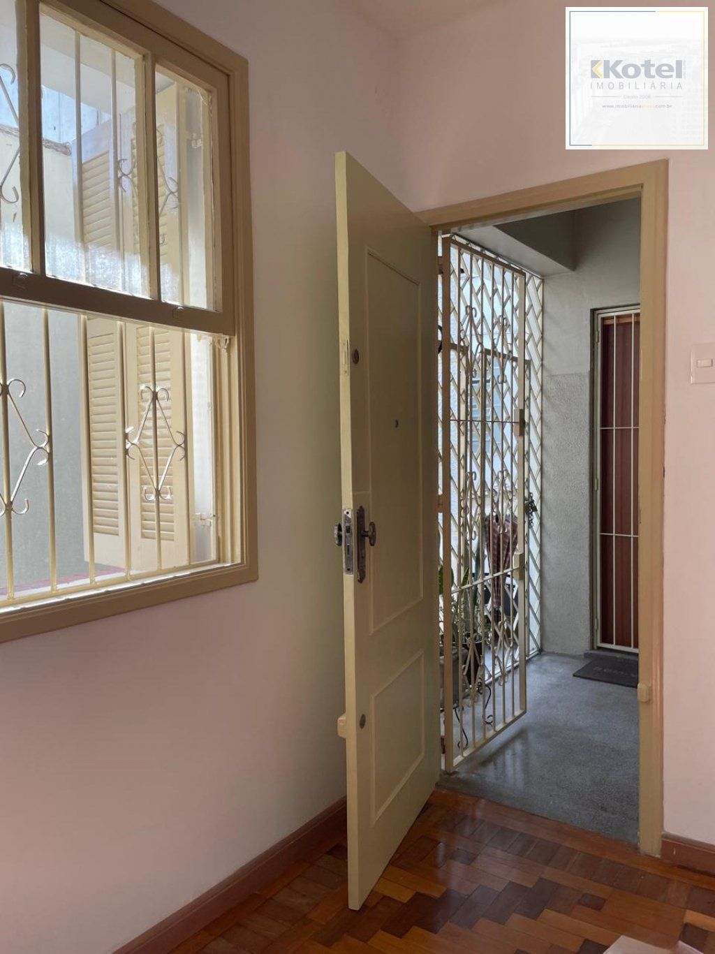 Apartamento com 2 dormitórios no Bairro Santa Cecília