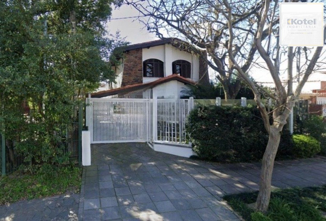 Casa de 3 quartos, piscina, churrasqueira, 7 vagas no bairro Tristeza — foto 3