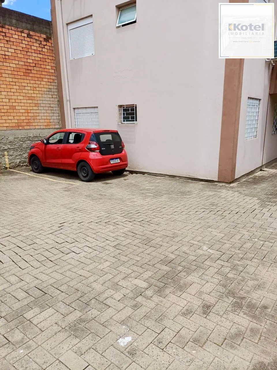 Apartamento de 2 quartos no andar térreo semi mobiliado em Gravataí