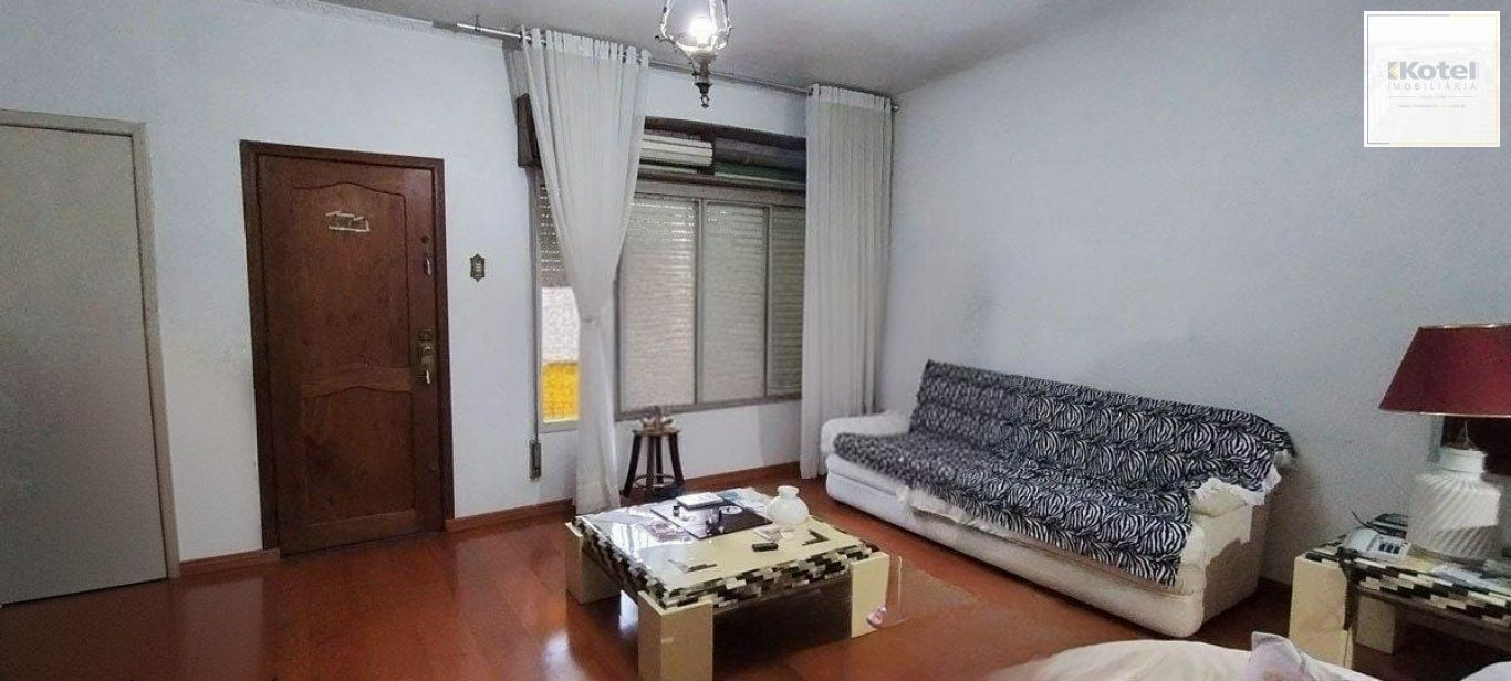 Casa com 4 quartos, 4 vagas e amplo pátio no Bairro Jardim Lindóia