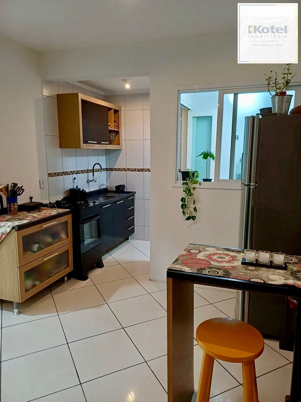Apartamento de 2 quartos no andar térreo semi mobiliado em Gravataí