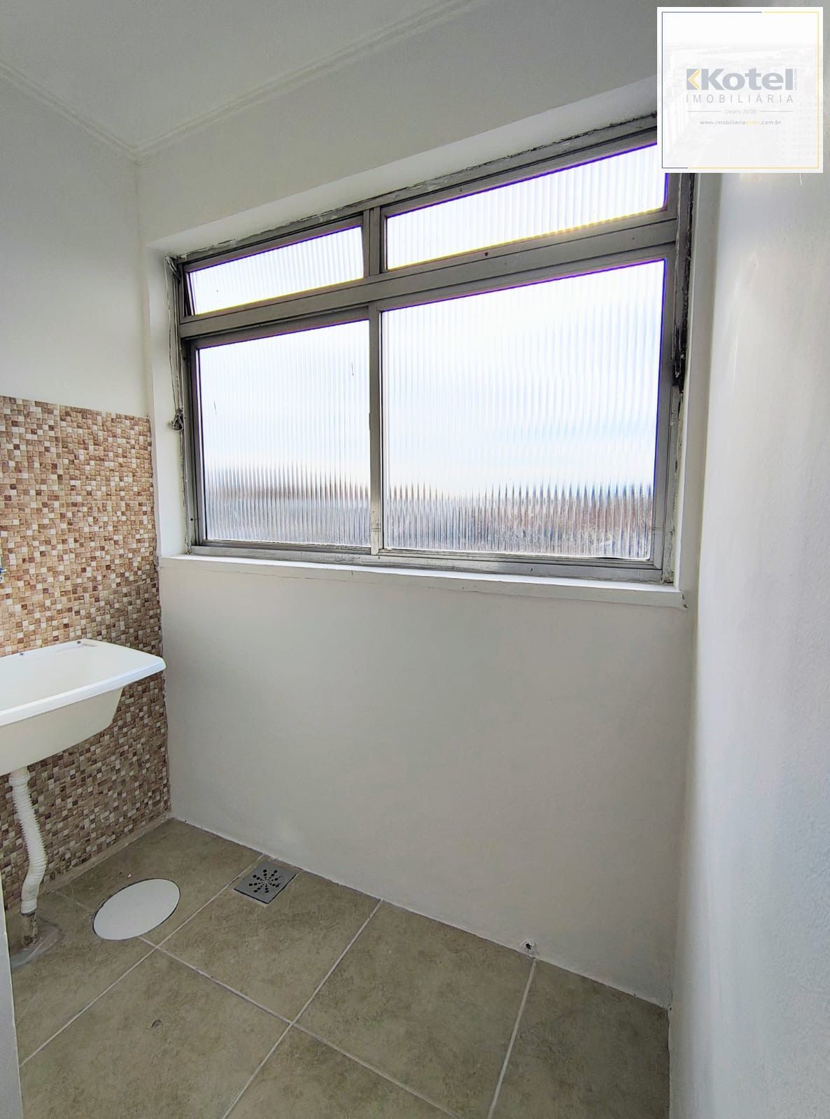 Apartamento com 66 m2 localizado na Rua Abaeté no Bairro Sarandi — foto 3