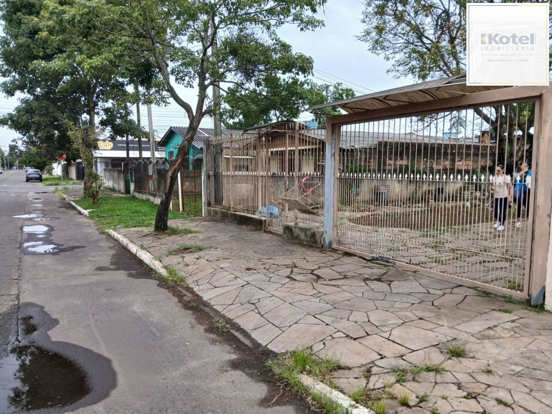 Casa de 3 dormitórios e 2 vagas de garagem em canoas.