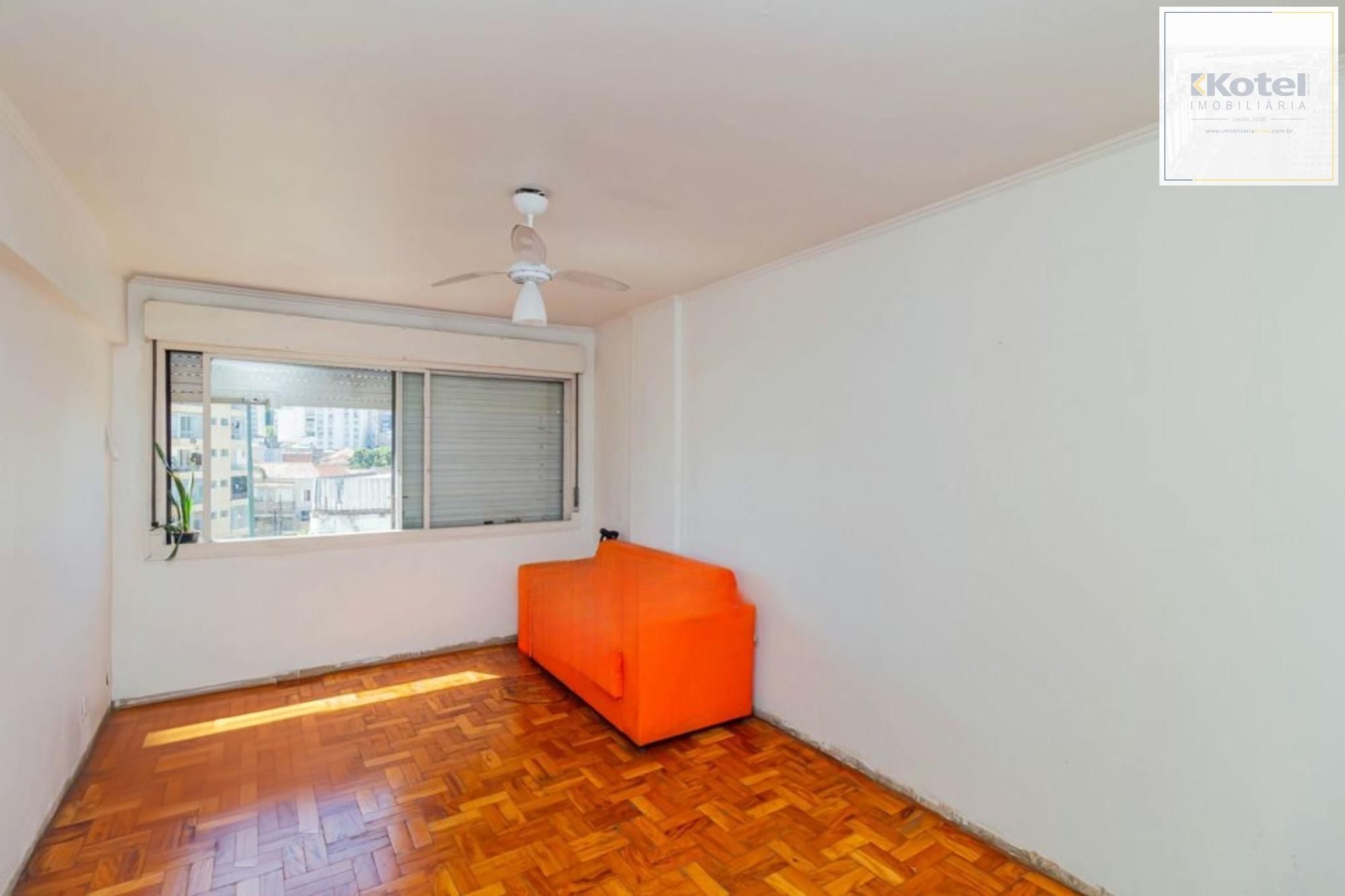 Apartamento com 2 quartos, elevador semi mobiliado no bairro Floresta. — foto 2