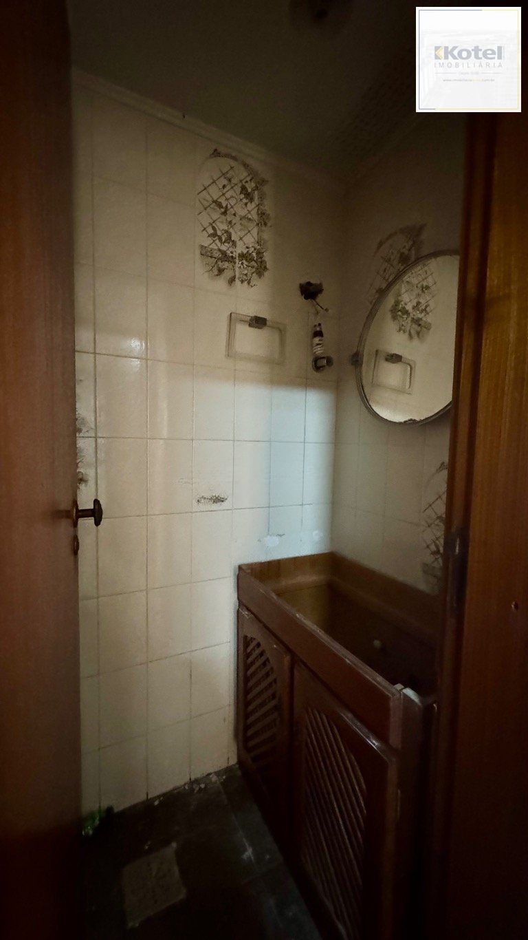 Casa com 350m², 4 quartos, 2 Suítes à venda em Azenha, Porto Alegre. — foto 5