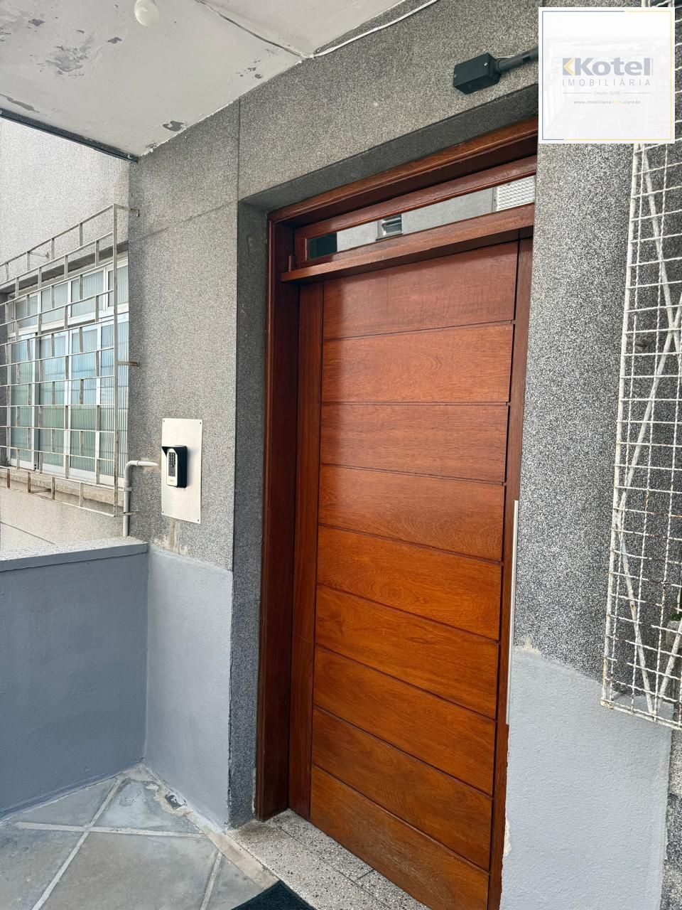 Apartamento 2 Dormitórios Reformado com Vaga na Vila Ipiranga