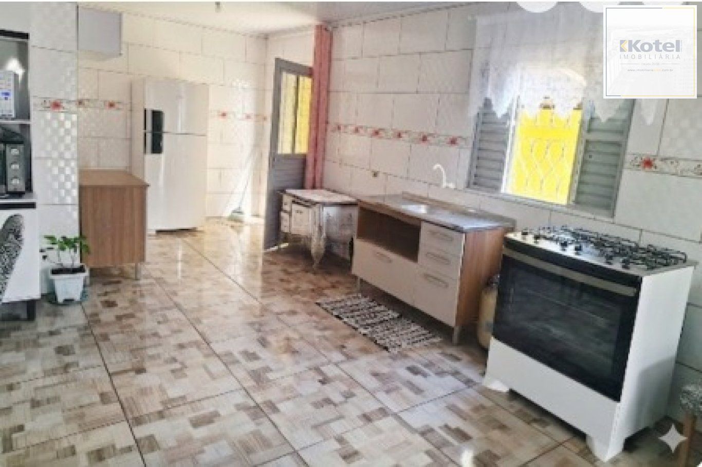 Casa de 3 dormitórios e 2 vagas de garagem em Canoas.