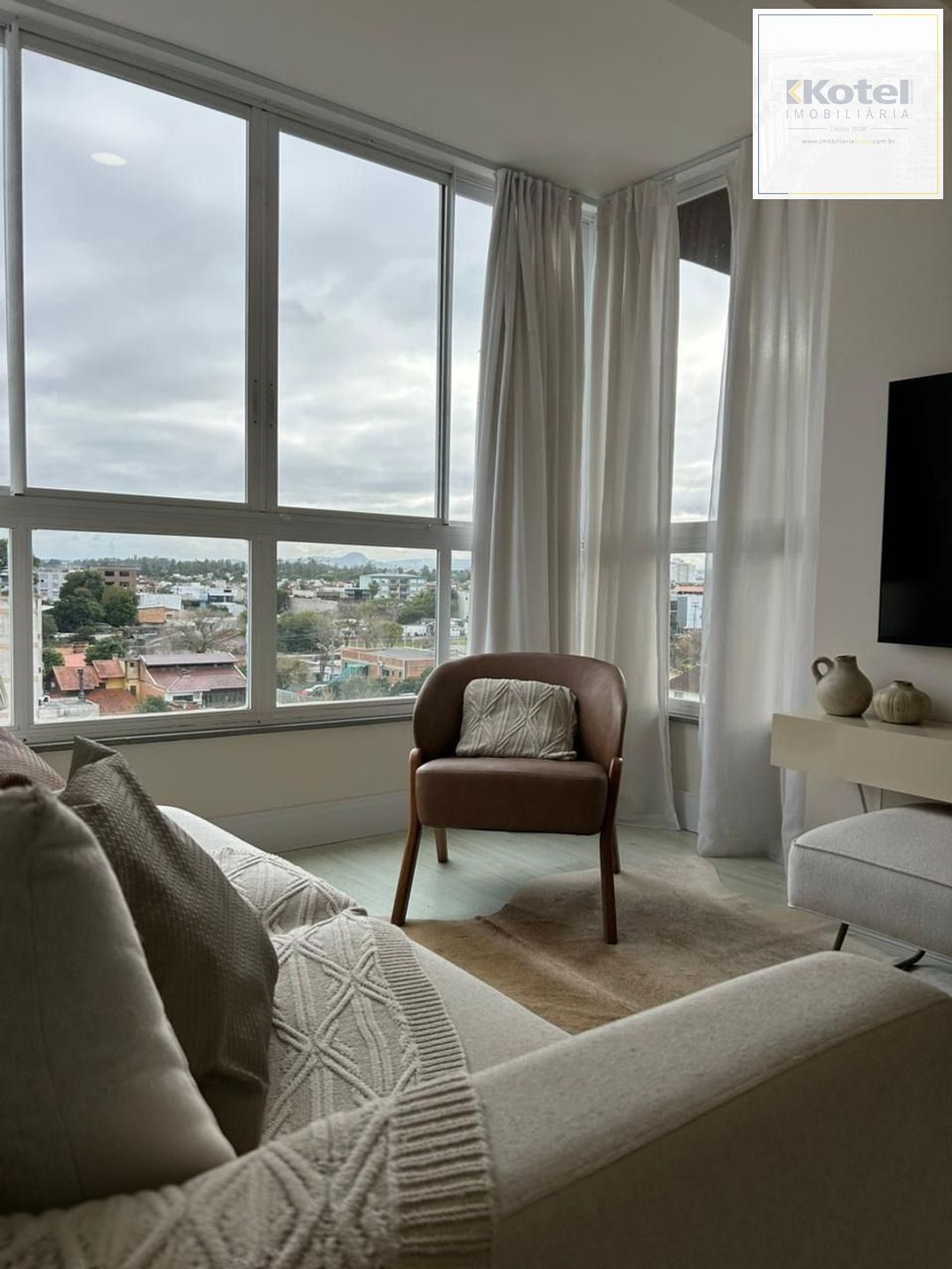 Apartamento com 3 quartos, com elevador e 1 vaga de garagem em Canoas.