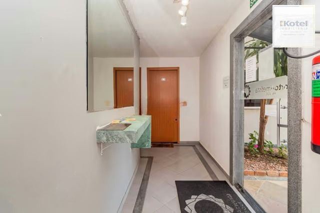 Apartamento de 2 quartos, piscina e 1 vaga de garagem em Canoas.
