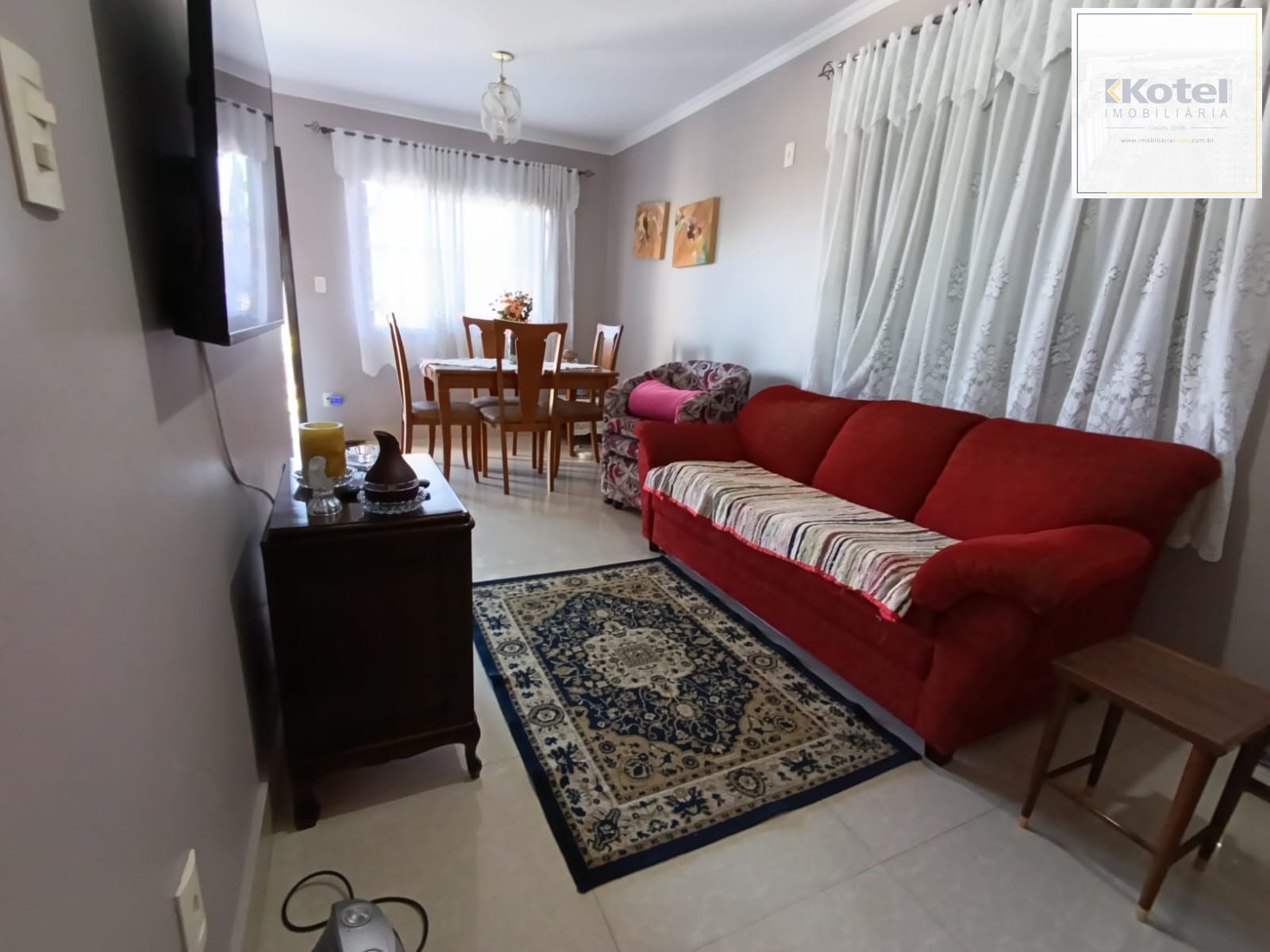 Casa de 3 quartos,suíte,churrasqueira, 3 vagas no bairro Sarandi