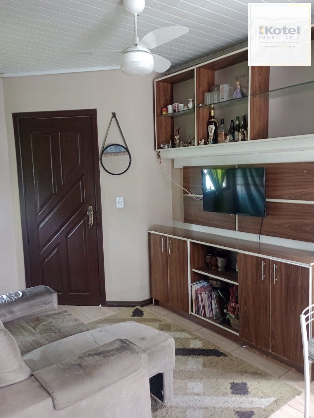 Casa de 2 dormitórios e 1 vaga de garagem em Canoas.