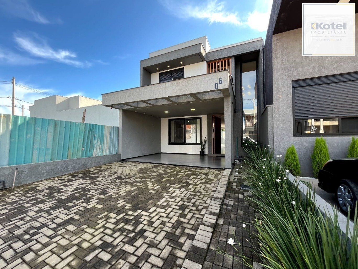Casa de 3 dormitórios e 4 vagas de garagem em Gravataí.