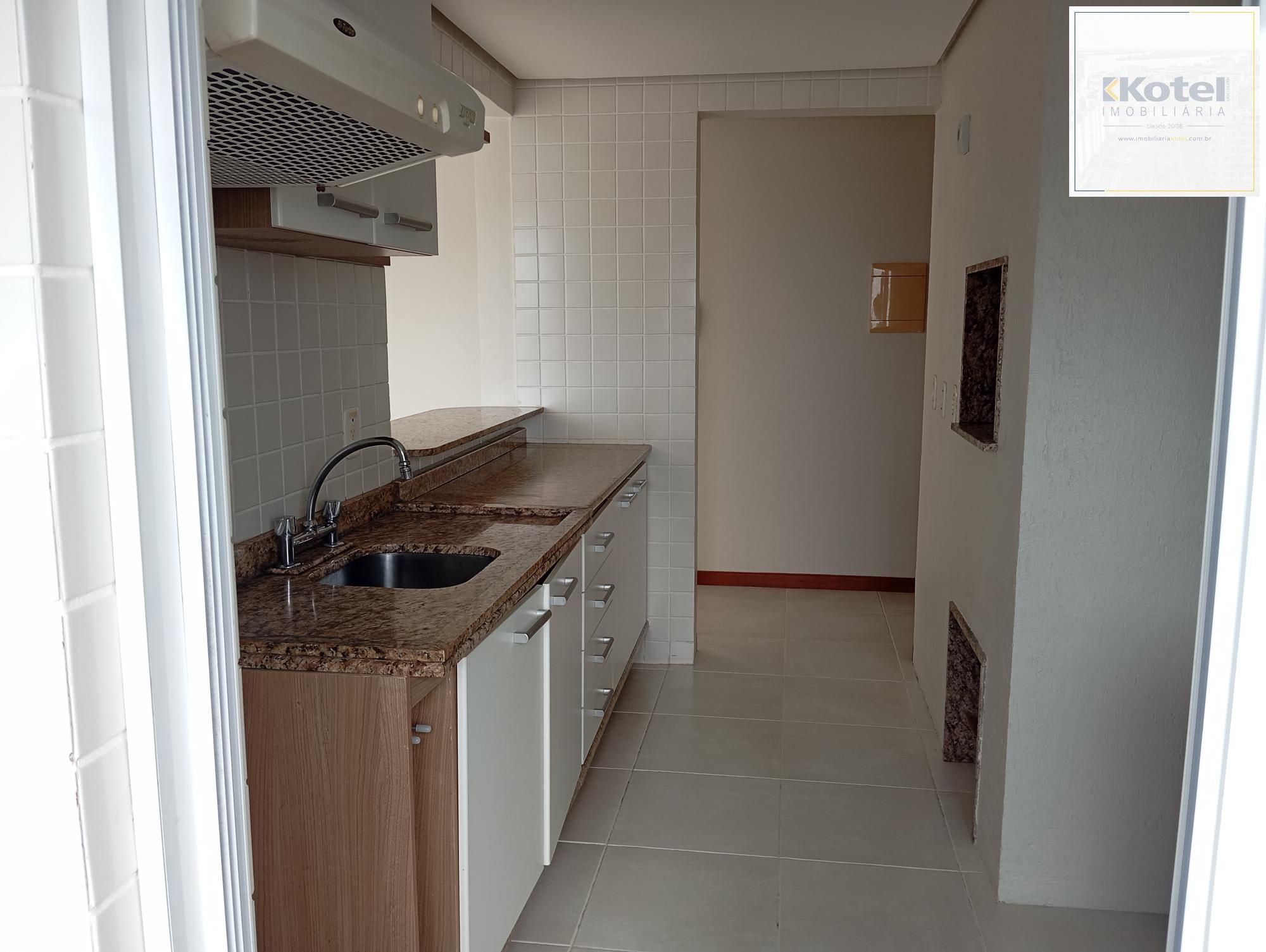 Apartamento com 2 Dormitórios, Vaga Dupla e Elevador no Floresta