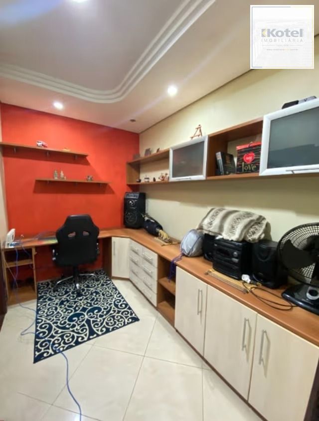 Casa de 3 quartos e 3 vagas de garagem em Canoas.