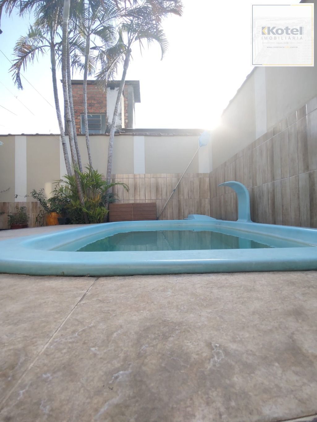 Casa de 3 dormitórios e 2 vagas de garagem em Cachoerinha.