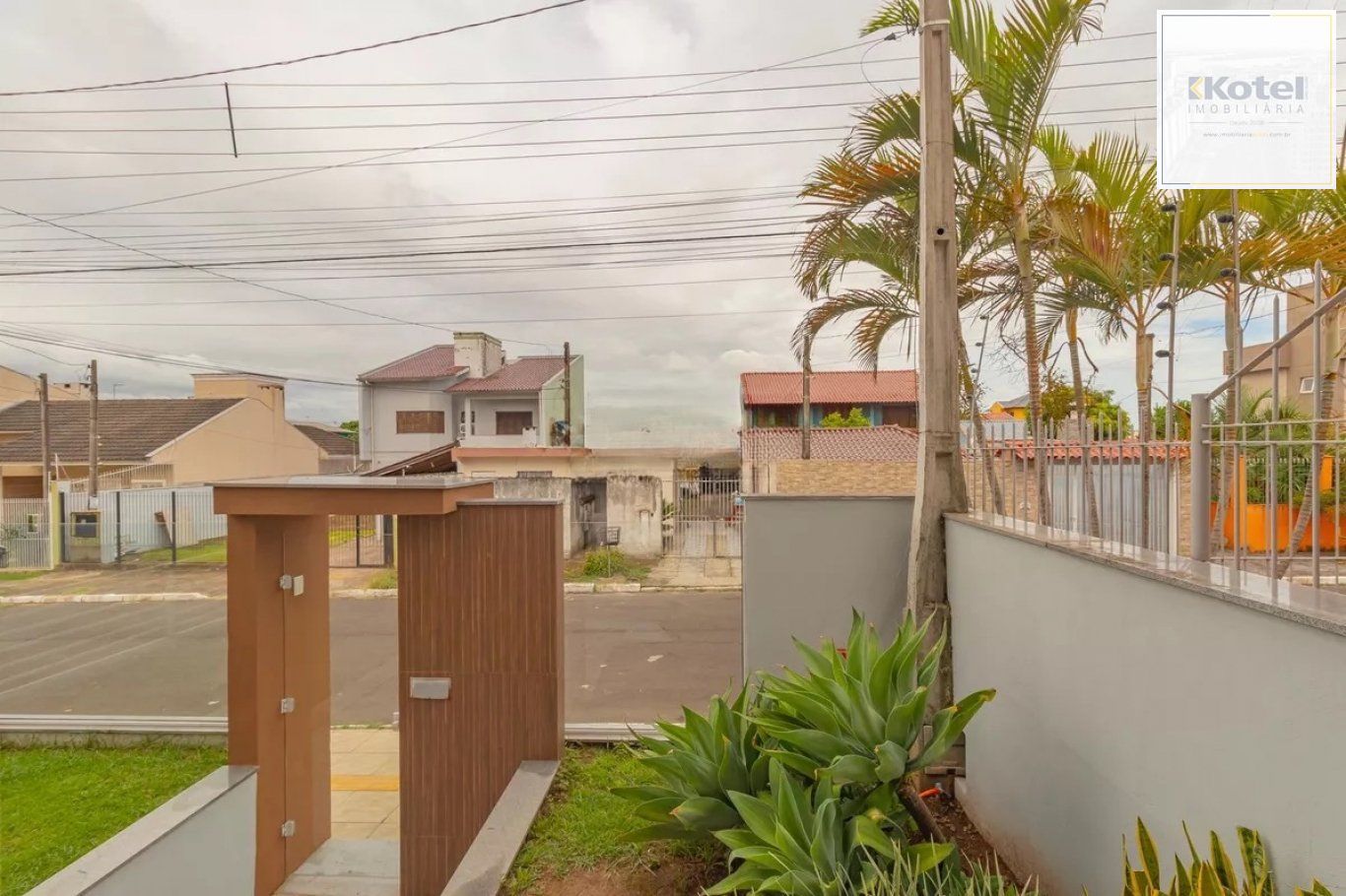 Casa de 3 dormitórios e 3 vagas de garagem em Canoas.