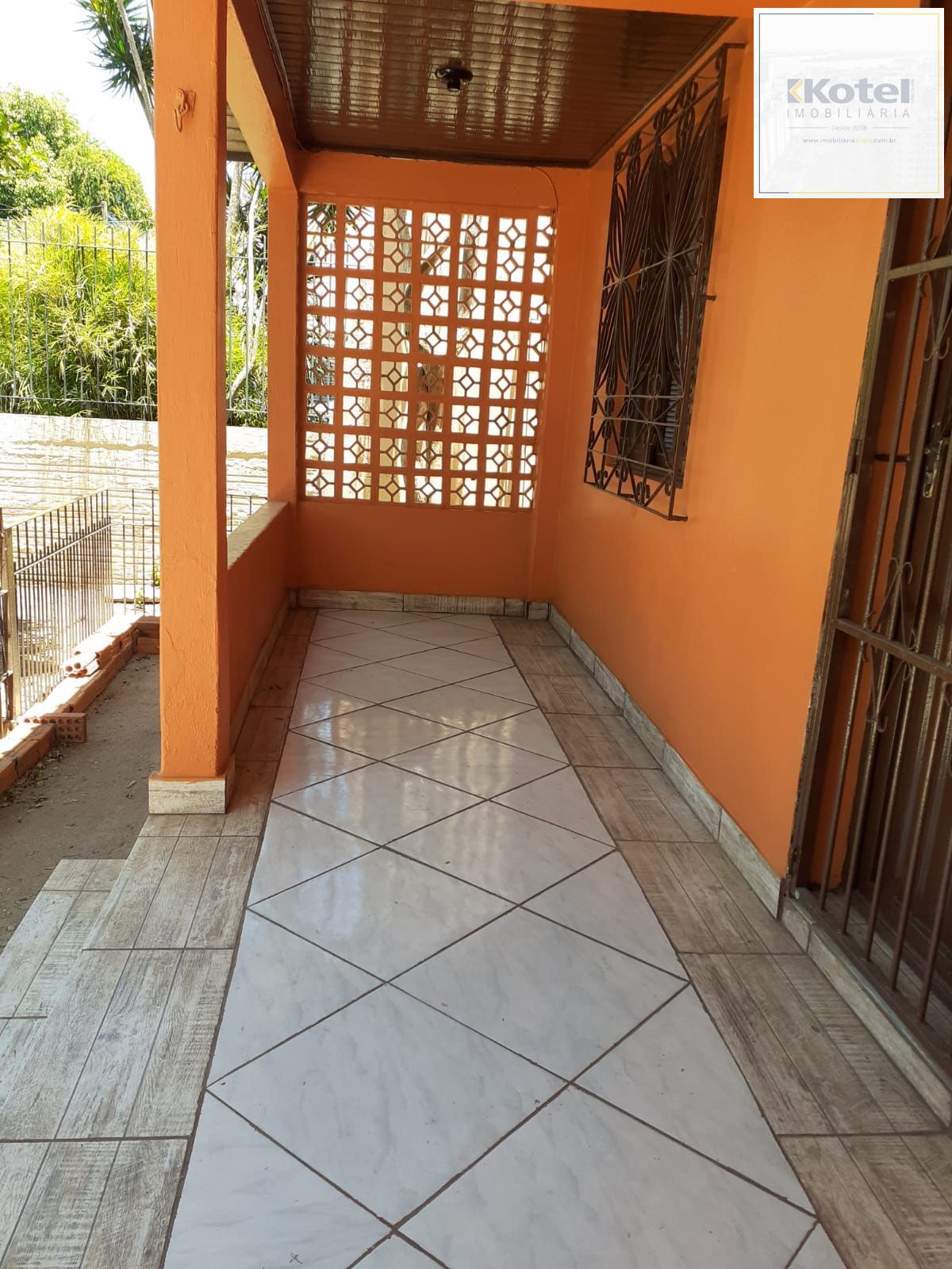 Duas Casas no Mesmo Terreno com 169m² e Entradas Independentes — foto 3