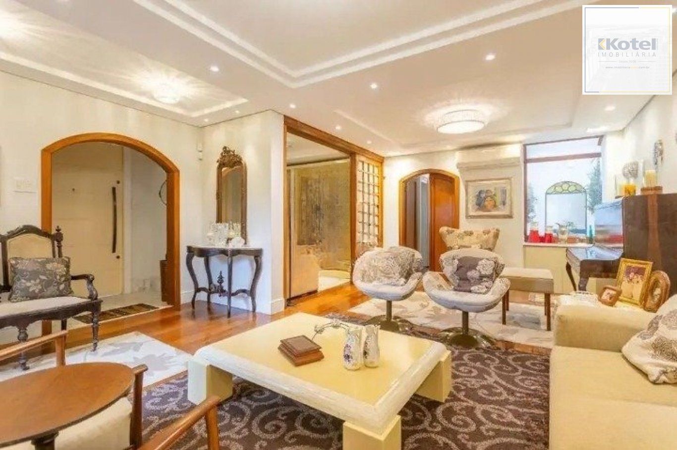 Casa de 3 quartos, piscina, churrasqueira, 7 vagas no bairro Tristeza — foto 5