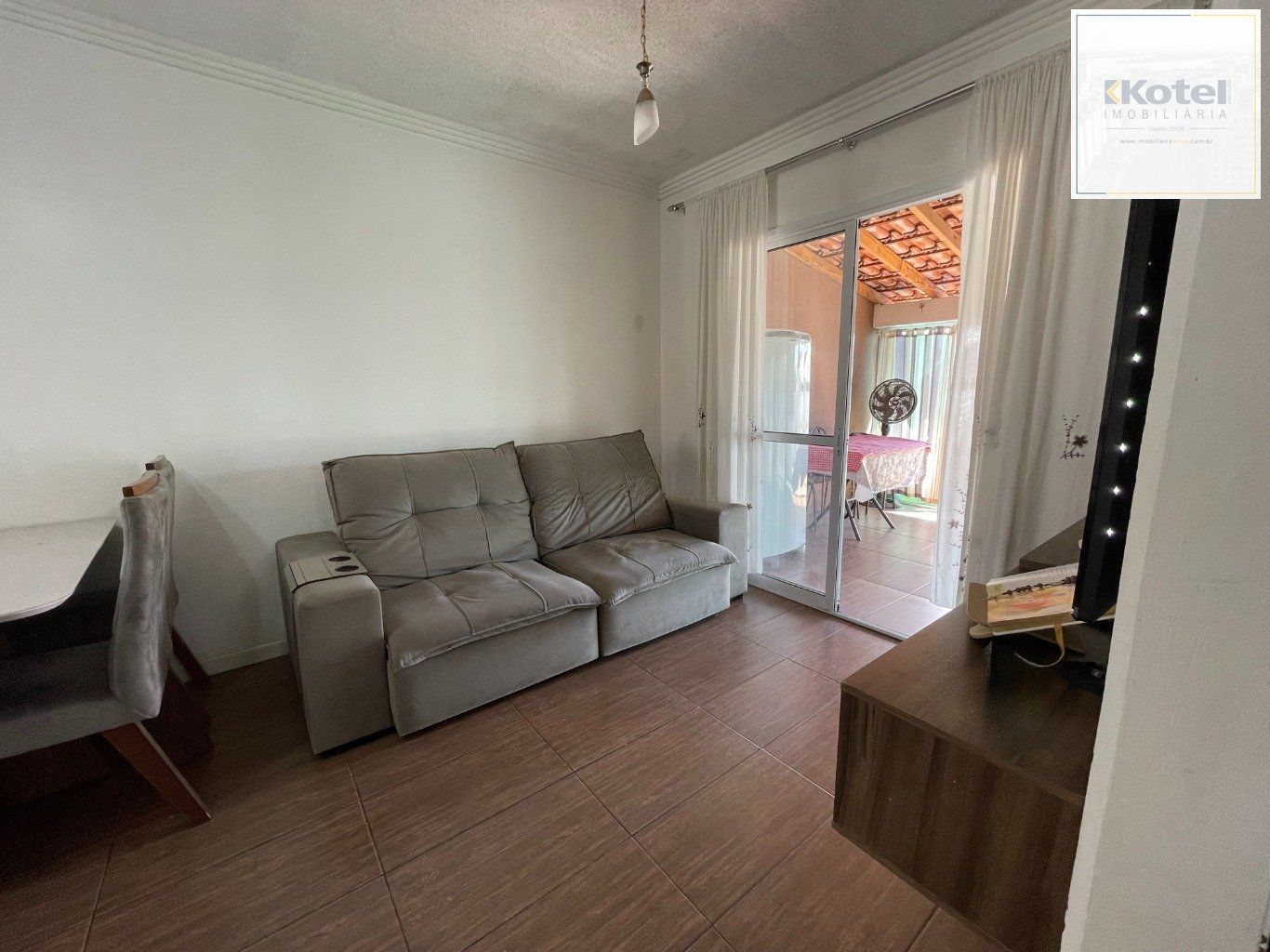 Casa com 3 quartos e 2 vagas em Alvorada no Condomínio Terra Nova